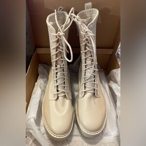 NWT Bar lii Women's Taryin Combat
Boots Ivory/ Beige Size 11 M